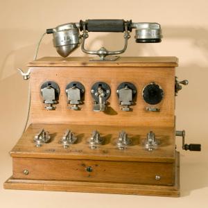 Collection Lombard - Telephones anciens - Association des Ouvriers en Instruments de Précision